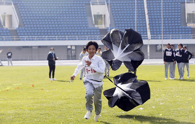 保持了对富